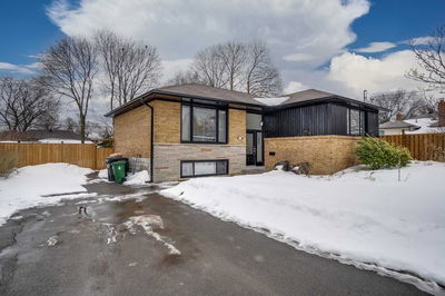 Detached House sold at 111 Combe Avenue, Toronto, Bathurst Manor, M3H4J8 - MLS: C5501821