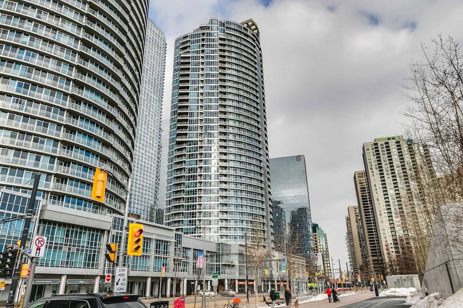 Condo sold at 3401-208 Queens Quay, Toronto, Waterfront Communities C1, M5Y 2Y5 - MLS: C5506864