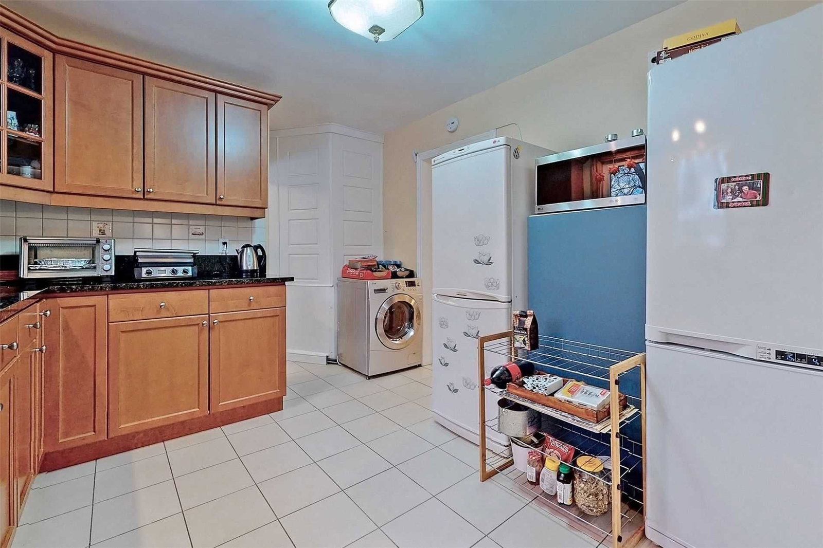 Listing Image 4