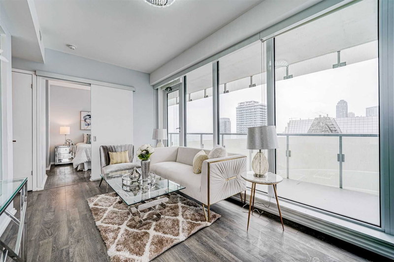 3109 - 197 Yonge St, Toronto, M5B1M4 | Image 2