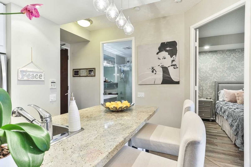 1503 - 85 Bloor St E, Toronto, M4W3Y1 | Image 3