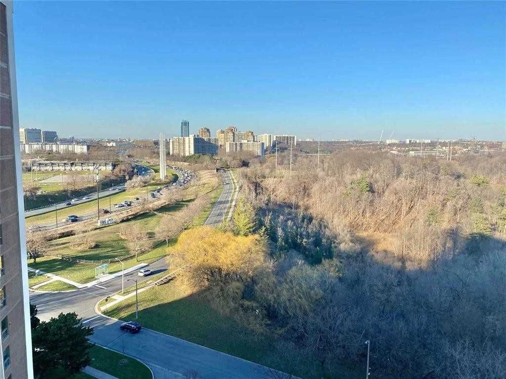 Condo sold at 1502-5 Vicora Link Way, Toronto, Flemingdon Park, M3C 1A6 - MLS: C5522448