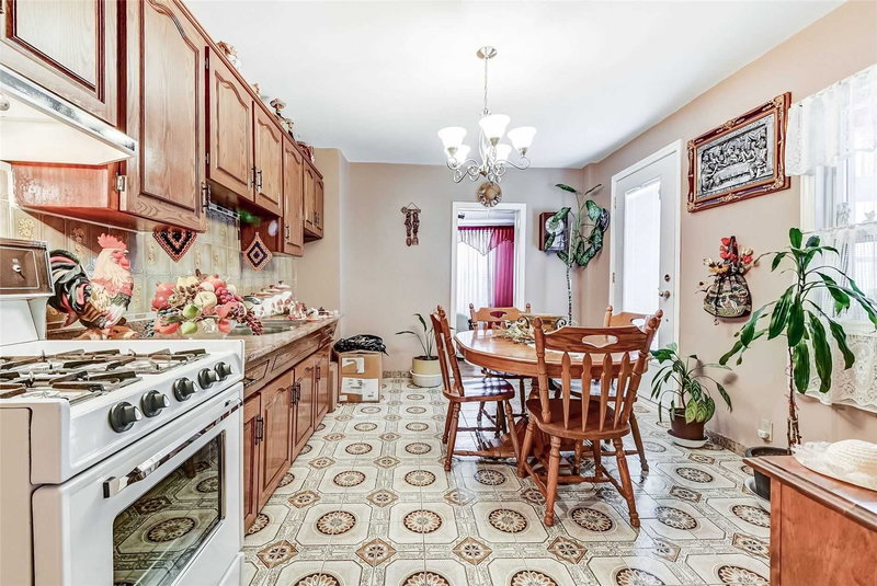 179 Palmerston Ave, Toronto, M6J2J3 | Image 3