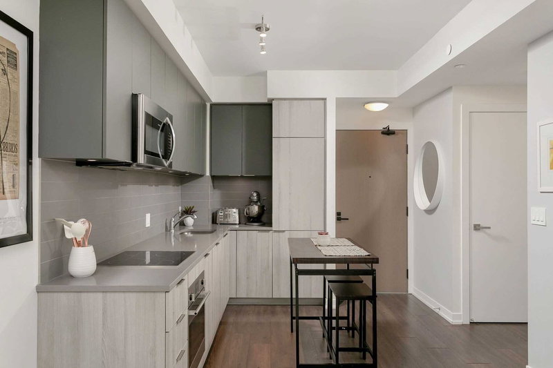 401 - 223 St Clair Ave W, Toronto, M4V0A5 | Image 3