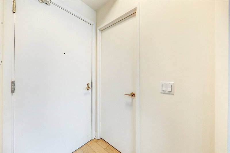 Room1