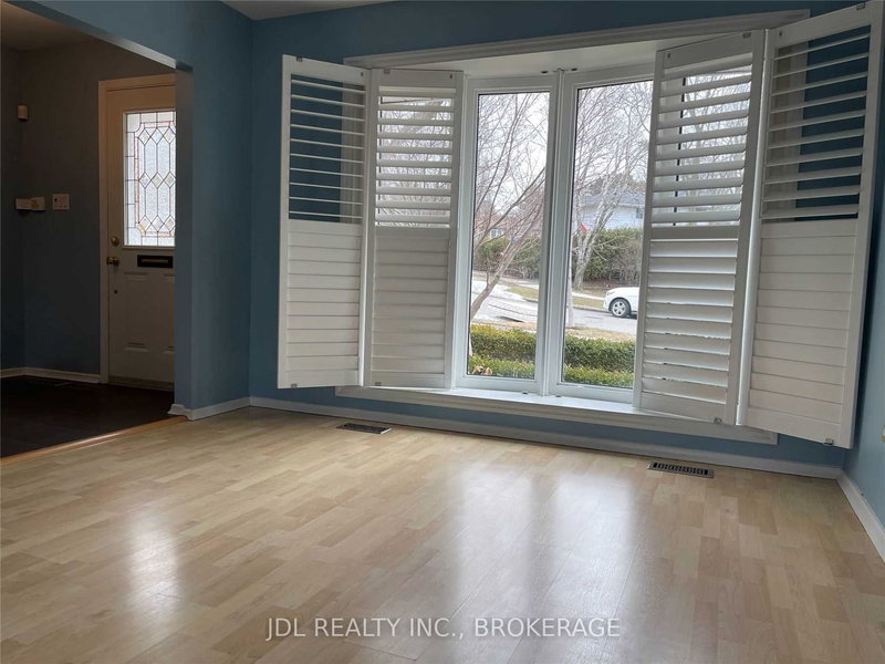 24 Meadowglade Cres, Toronto, M2J 1C7 | Image 2