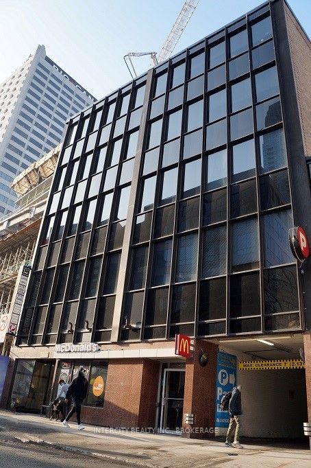 20 Eglinton Avenue E, Unit 403