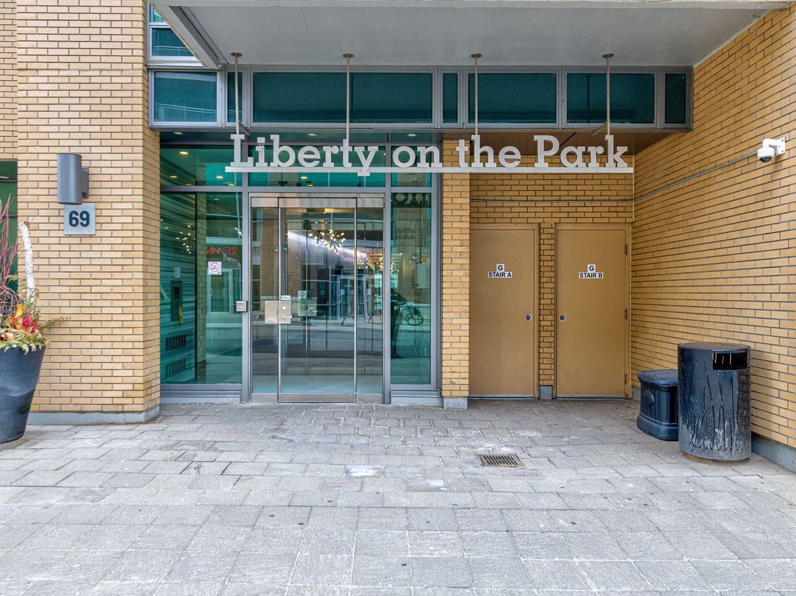 Listing Image 12