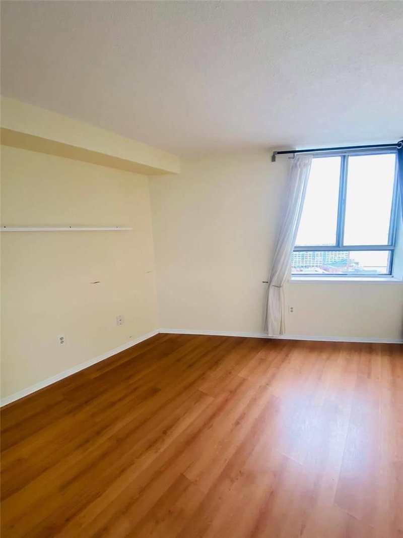 2501 - 270 Queens Quay W, Toronto, M5J2N4 | Image 2