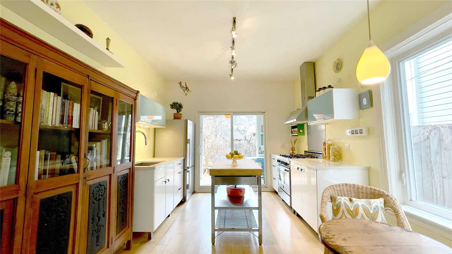 Listing Image 7