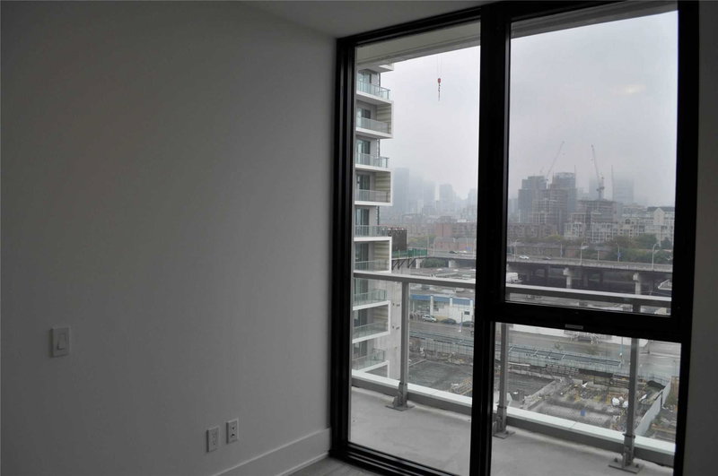 812 - 118 Merchants' Wharf, Toronto, M5A 0L3 | Image 2