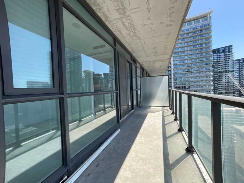 3102 - 290 Adelaide St W, Toronto, M5V0P3 | Image 3