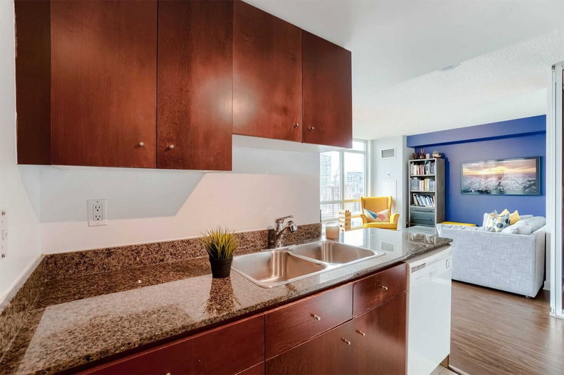 3806 - 397 Front St W, Toronto, M5V3S1 | Image 2