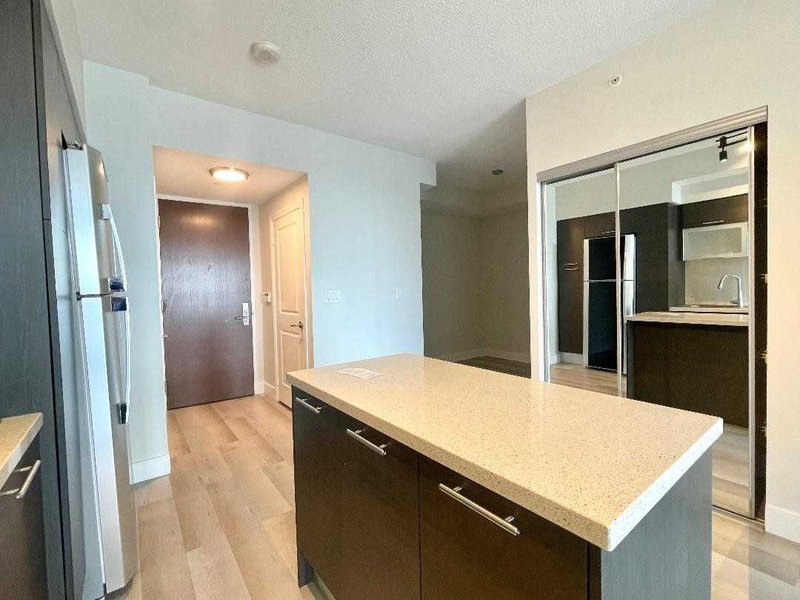 4213 - 386 Yonge St, Toronto, M5B0A5 | Image 2