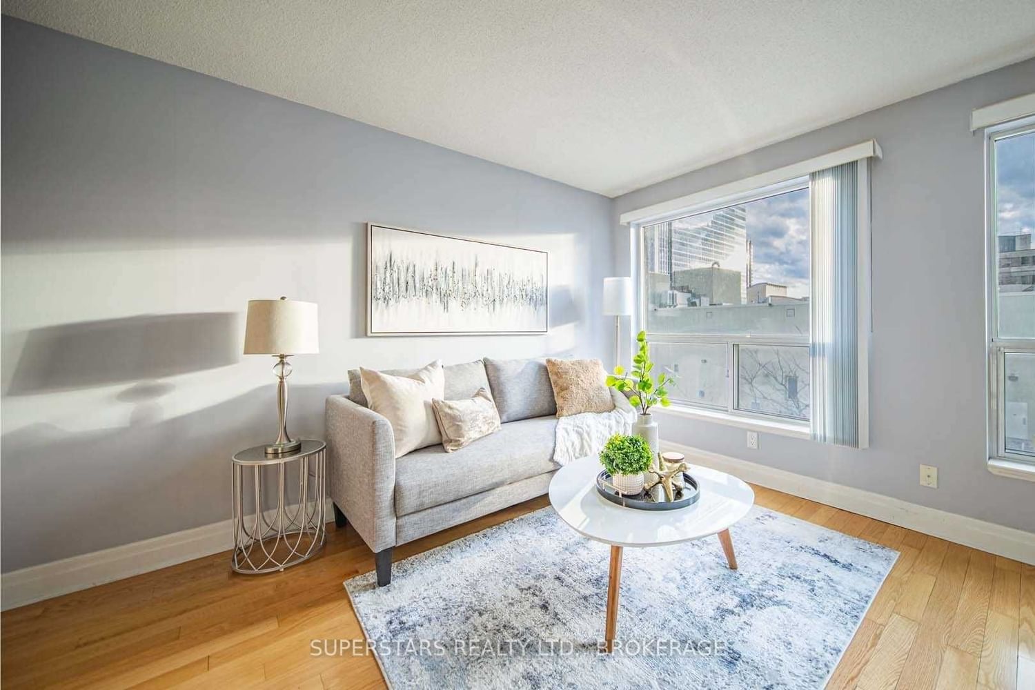 Listing Image 10