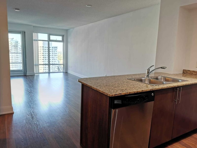 2812 - 2191 Yonge St, Toronto, M4S3H8 | Image 2