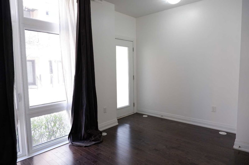 13 - 11 Eldora Ave, Toronto, M2M0B5 | Image 2