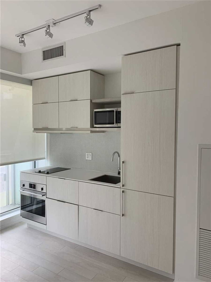 1308 - 197 Yonge St, Toronto, M5B1M4 | Image 2