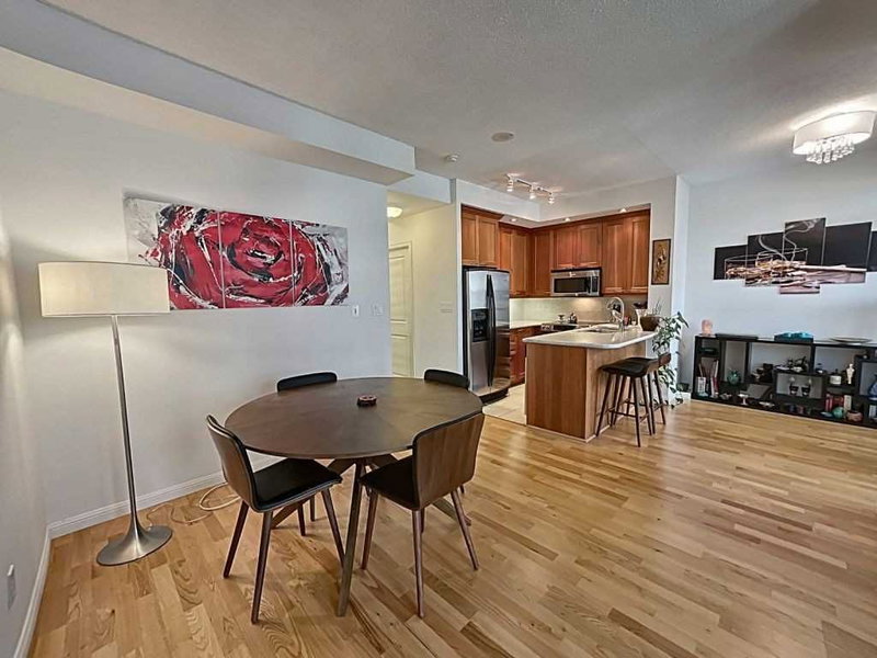 426 - 900 Mount Pleasant Rd, Toronto, M4P3J9 | Image 2