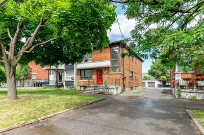 Unit 2 — 104 Neptune Dr, Toronto - Englemount-Lawrence image-0-1