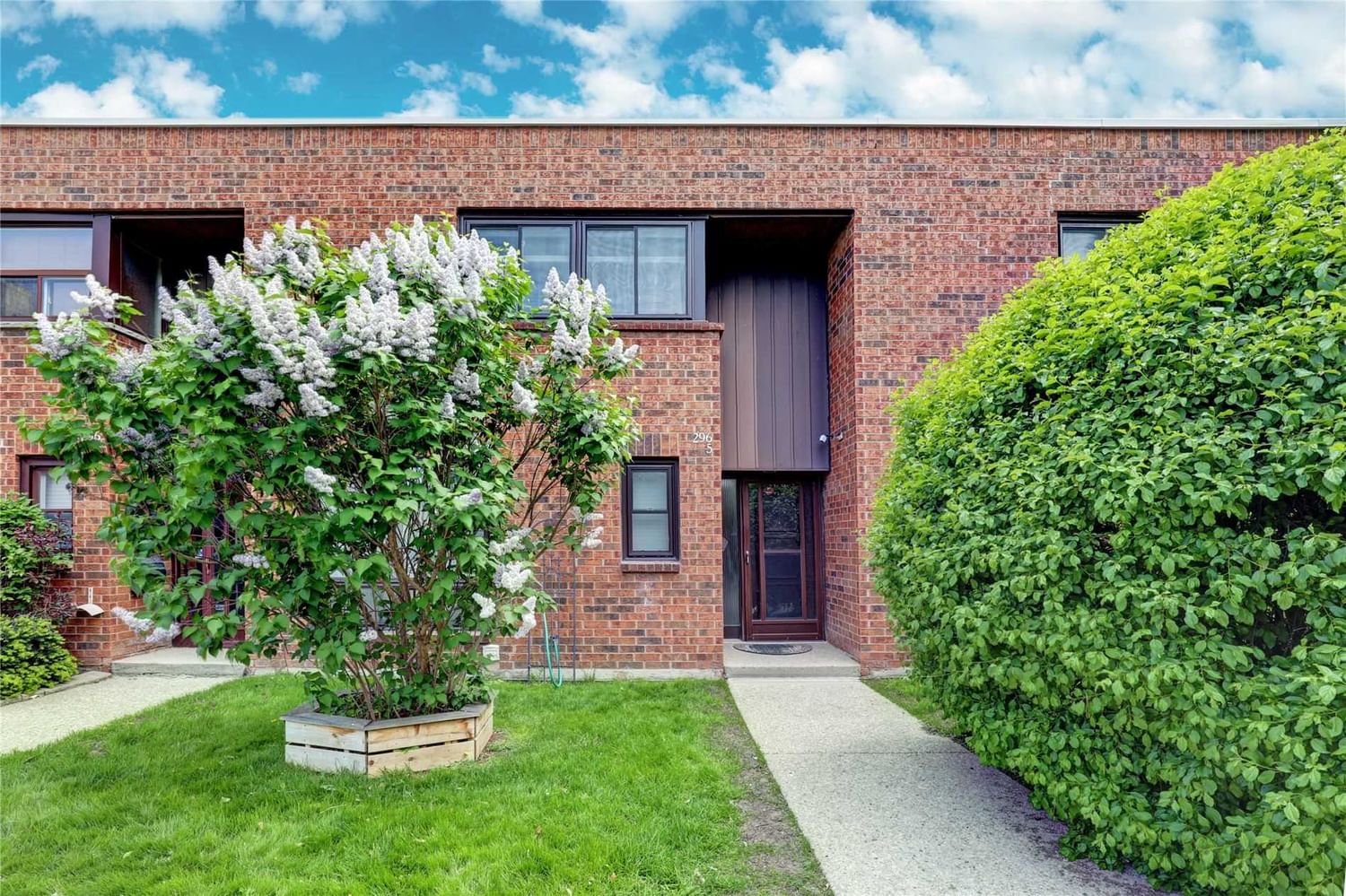 Townhouse sold at 5-296 Torresdale Avenue, Toronto, Westminster-Branson, M2R3N3 - MLS: C5636266