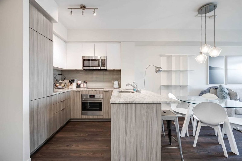 807 - 223 St Clair Ave W, Toronto, M4V1R3 | Image 3