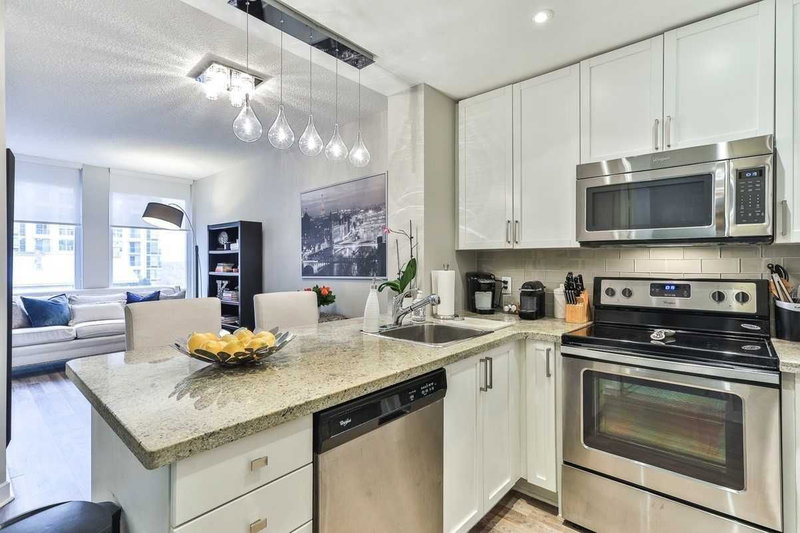 1503 - 85 Bloor St E, Toronto, M4W3Y1 | Image 3