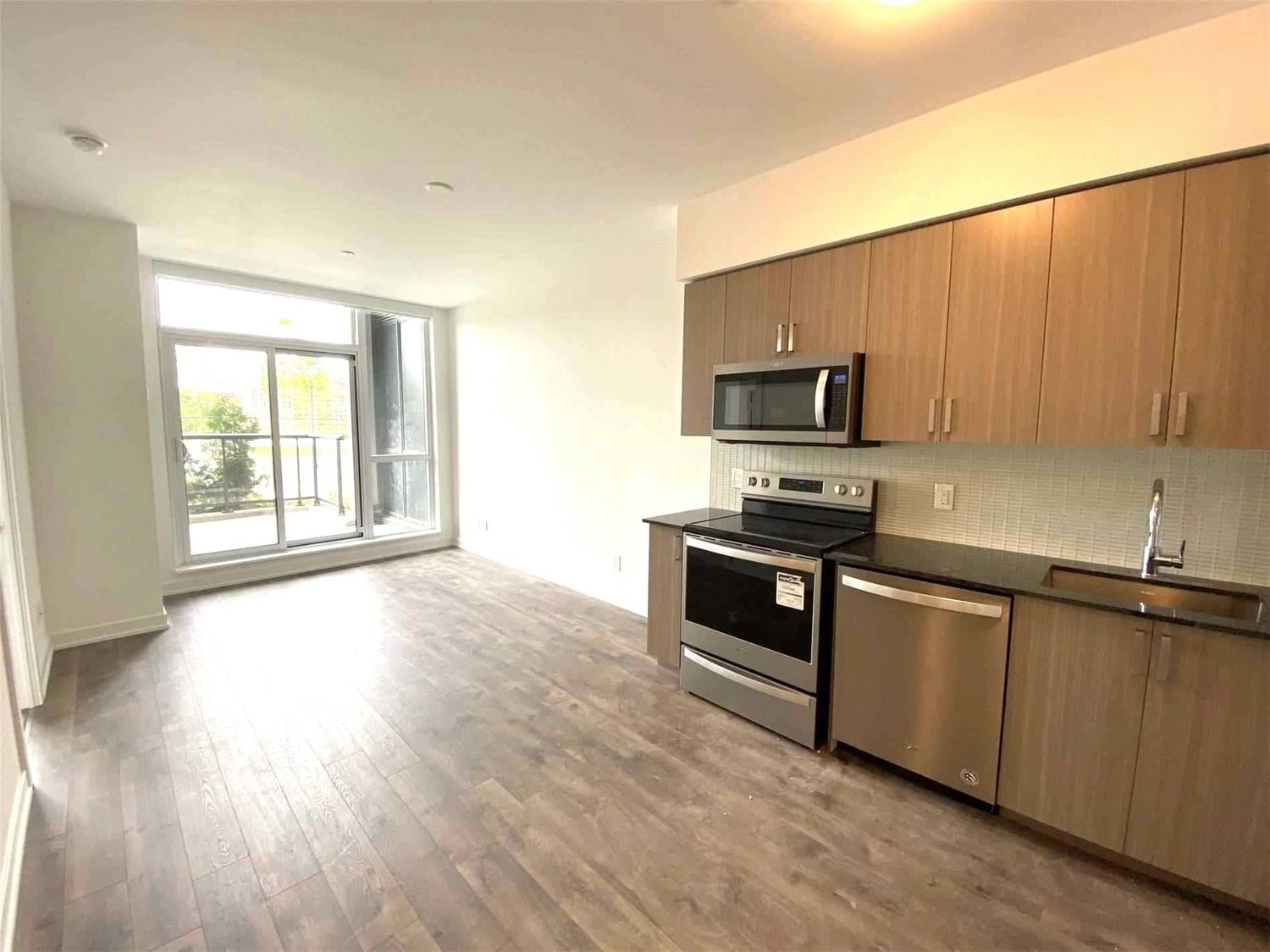 Condo leased at 215-1603 Eglinton Avenue, Toronto, Oakwood Village, M6E 0A1 - MLS: C5658197