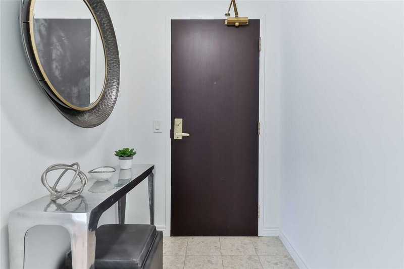 1602 - 30 Grand Trunk Cres, Toronto, M5J3A4 | Image 2