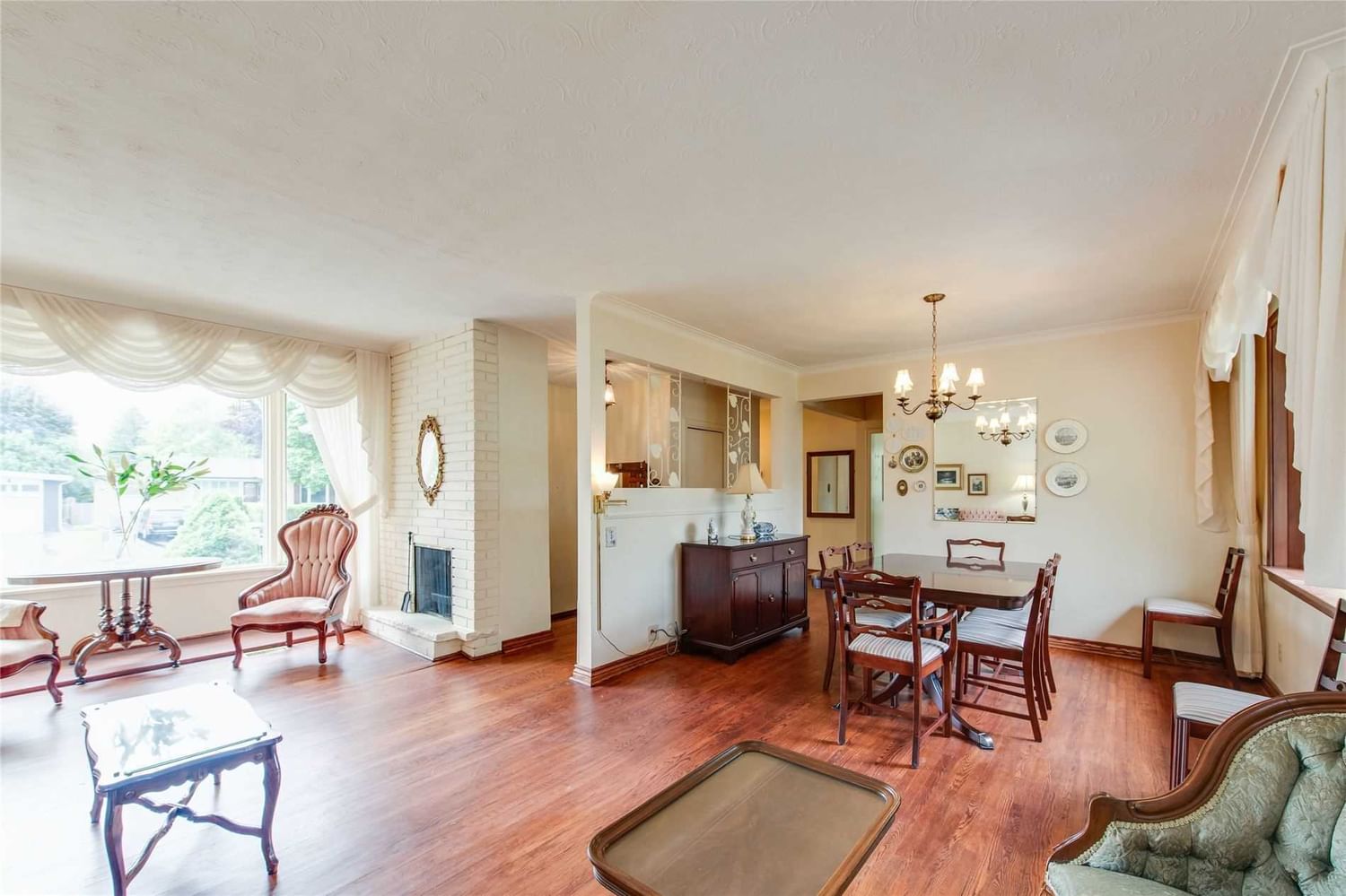 Listing Image 7