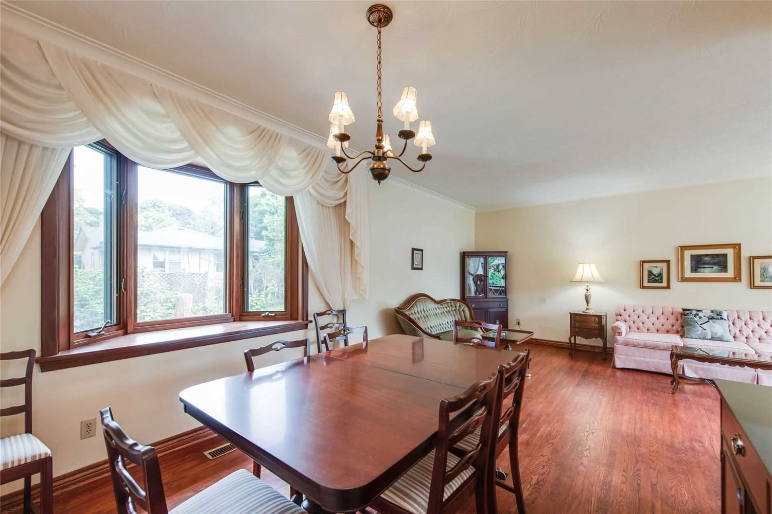 Listing Image 8