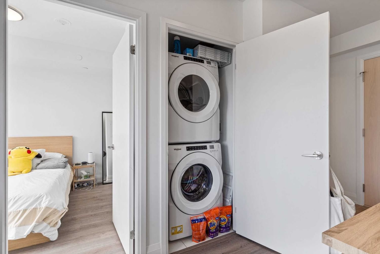 Listing Image 12
