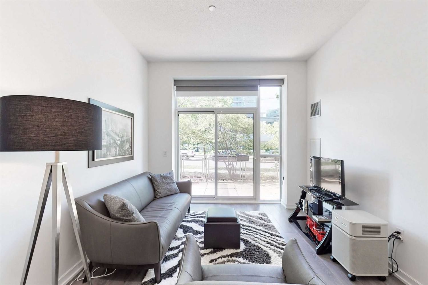 Listing Image 7