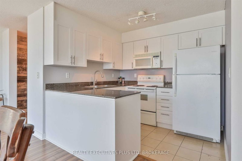 2703 - 381 Front St W, Toronto, M5V 3R8 | Image 3