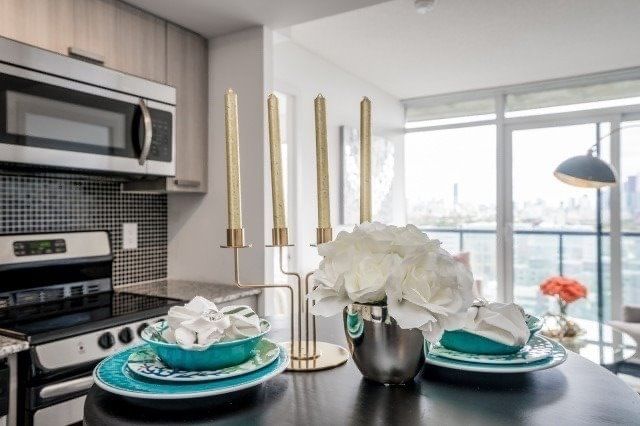 1817E - 36 Lisgar St, Toronto, M6J3G2 | Image 3