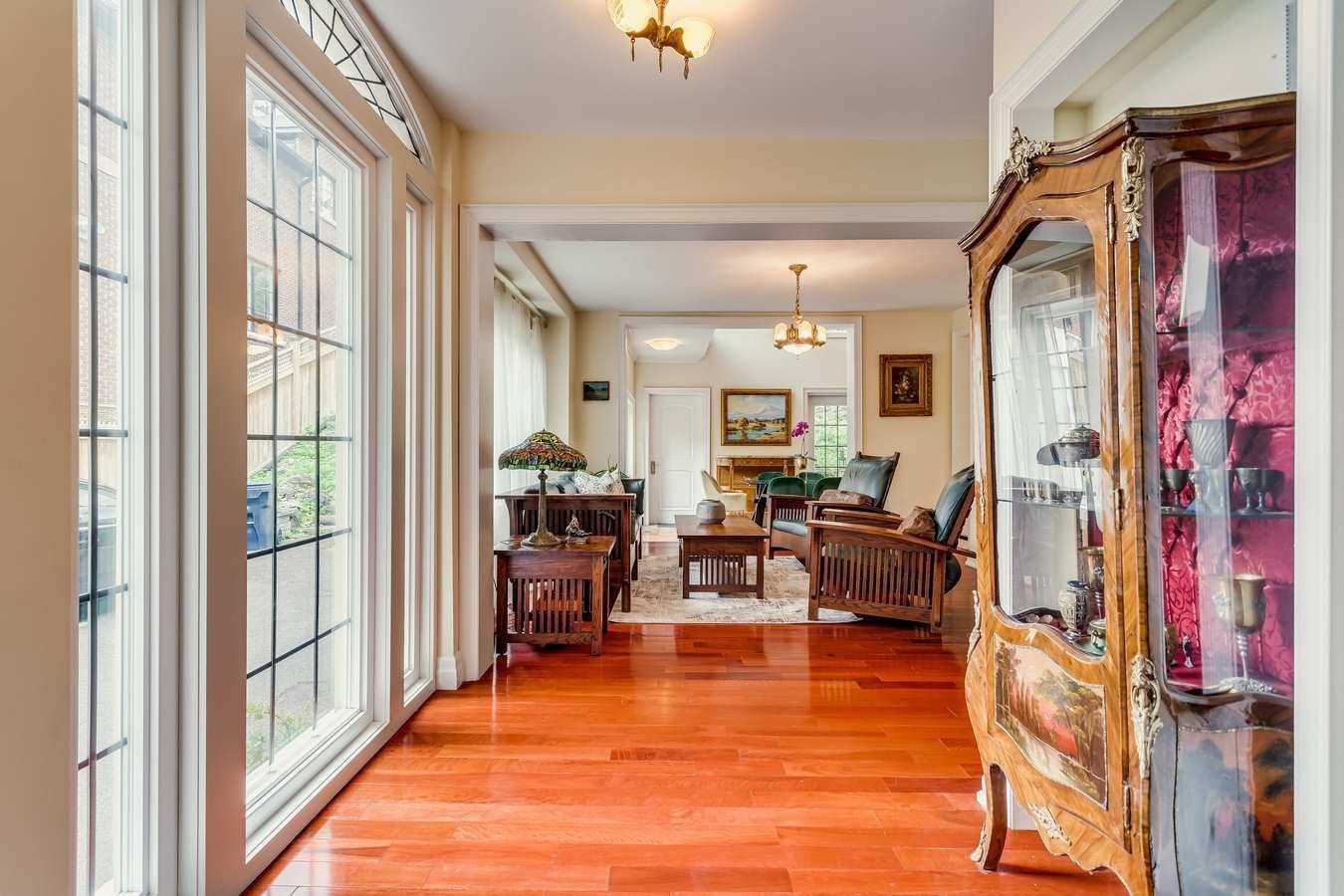 Listing Image 7