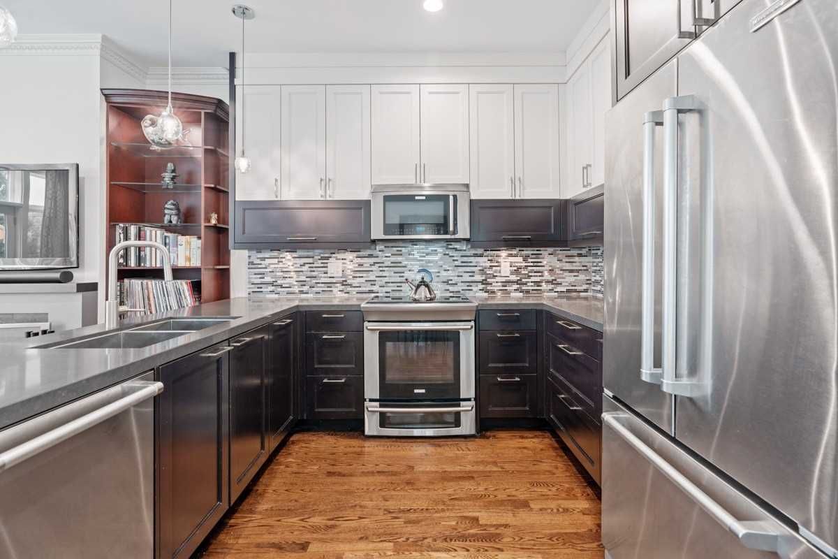 Listing Image 12