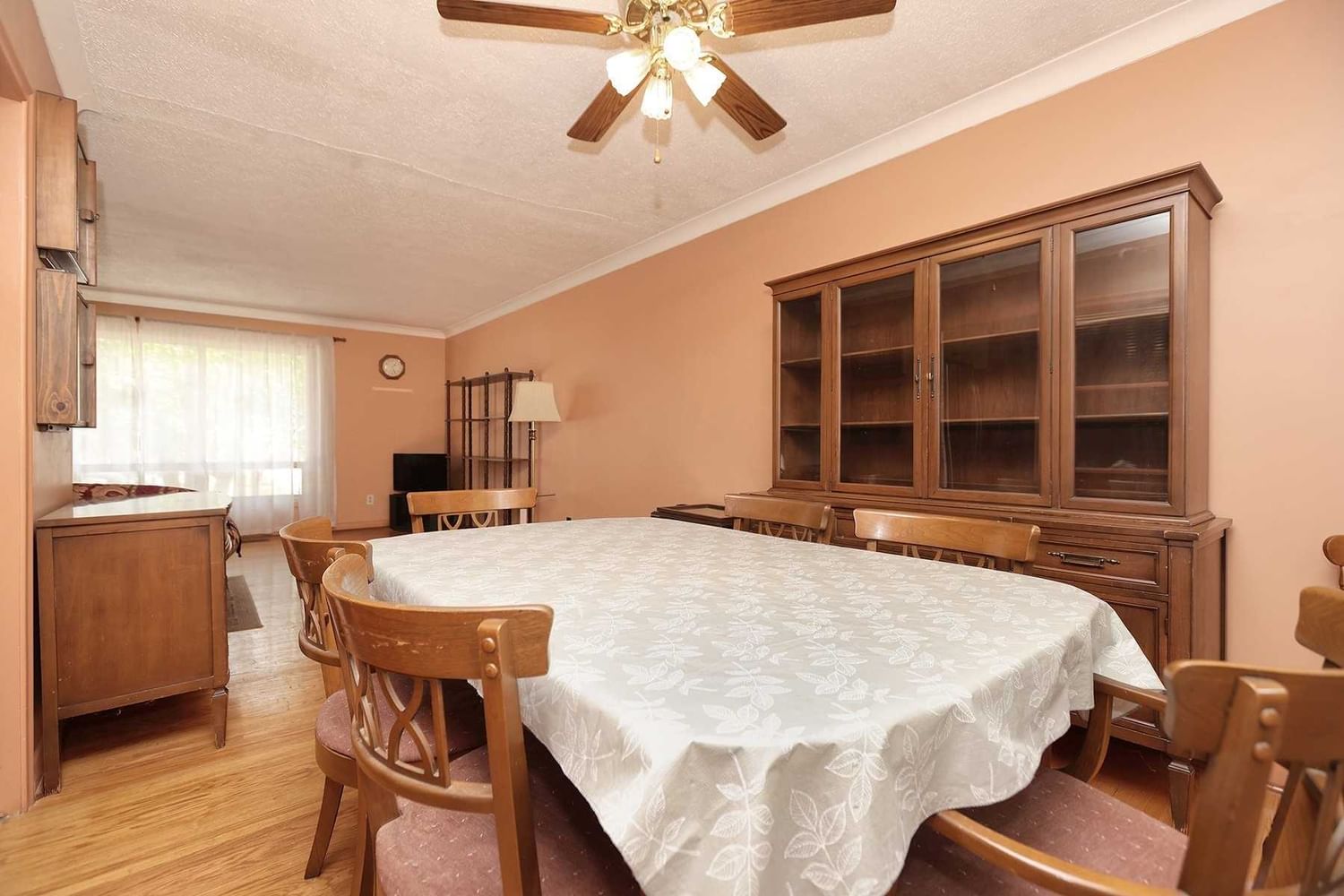 Listing Image 7