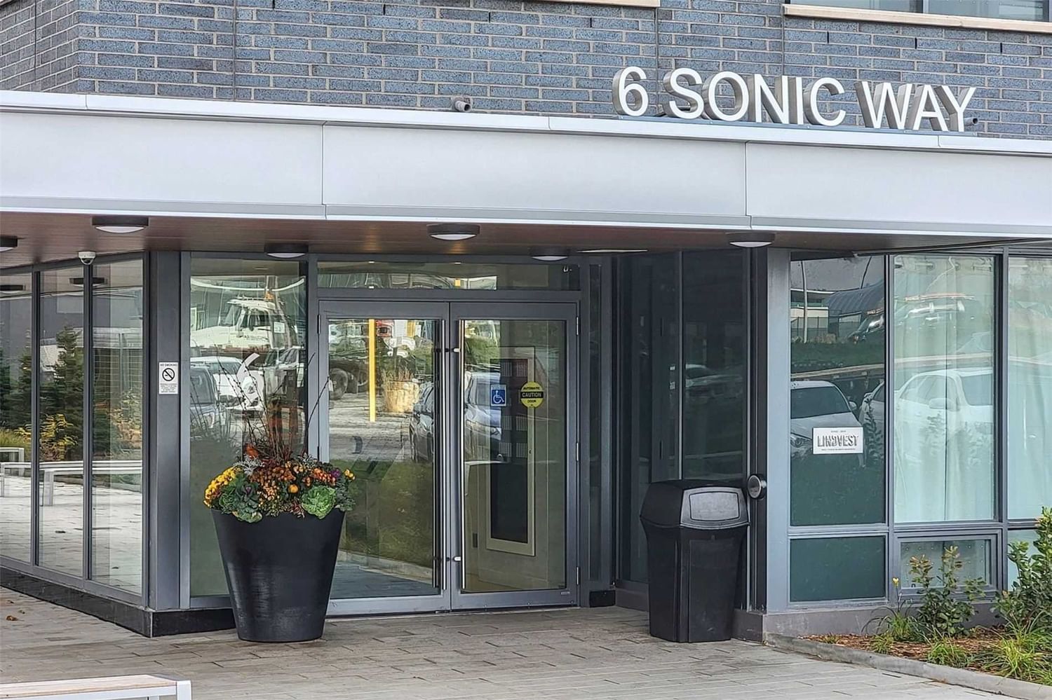 Condo sold at 808-6 Sonic Way, Toronto, Flemingdon Park, M2C 0P1 - MLS: C5710801