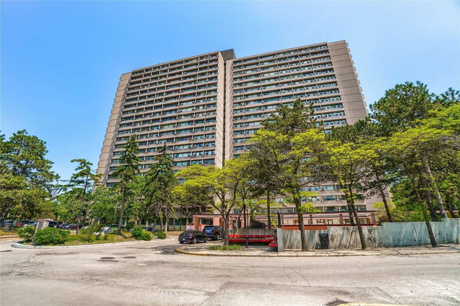 Condo leased at 1809-100 Leeward Glwy, Toronto, Flemingdon Park, M3C2Z1 - MLS: C5711173