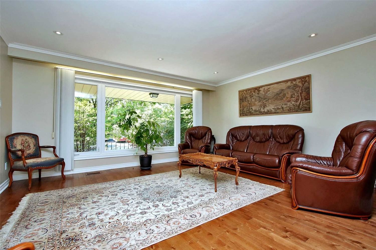 Listing Image 7