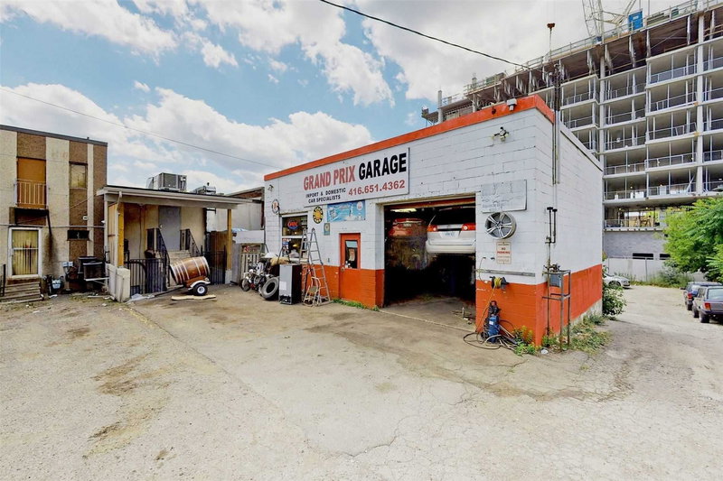 888 St Clair Ave W, Toronto, M6C 1C5 | Image 2