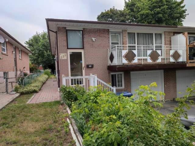 Upper - 225 Pineway Blvd, Toronto, M2H1B5 | Image 2