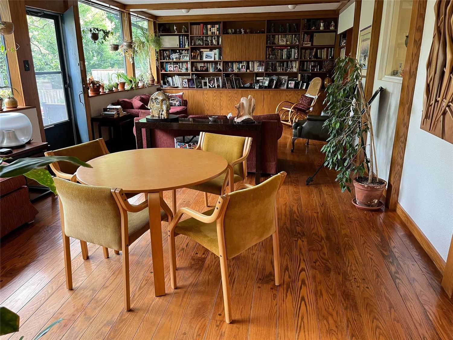 Listing Image 7