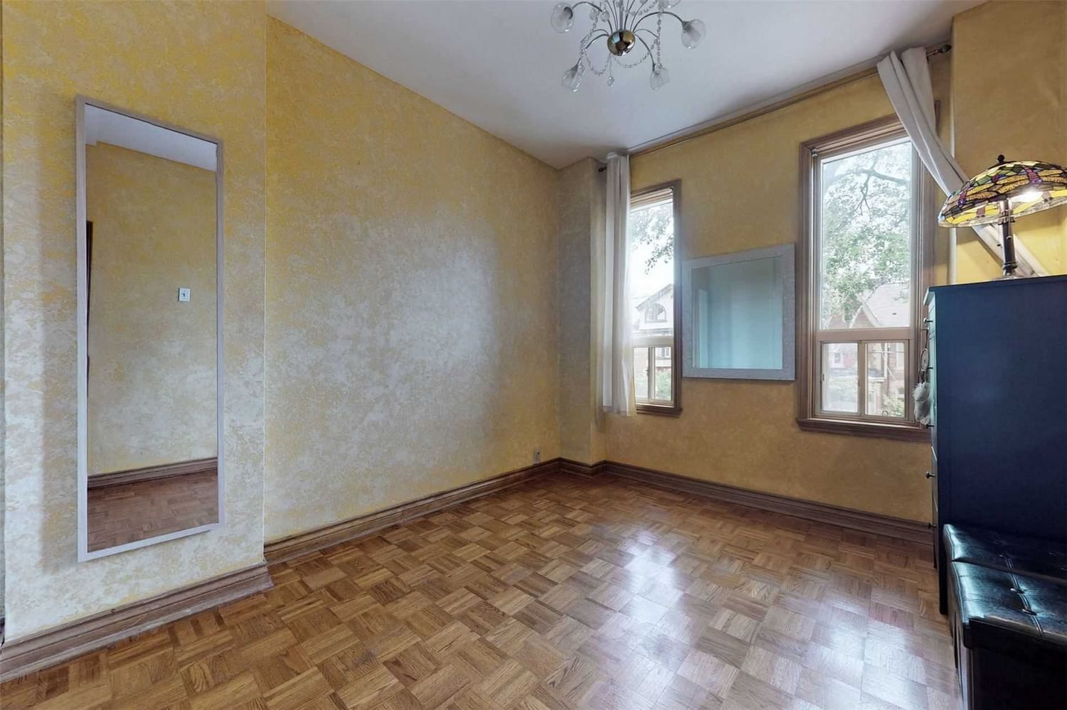 Listing Image 18