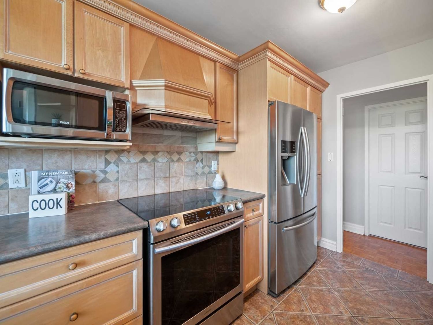 Listing Image 7