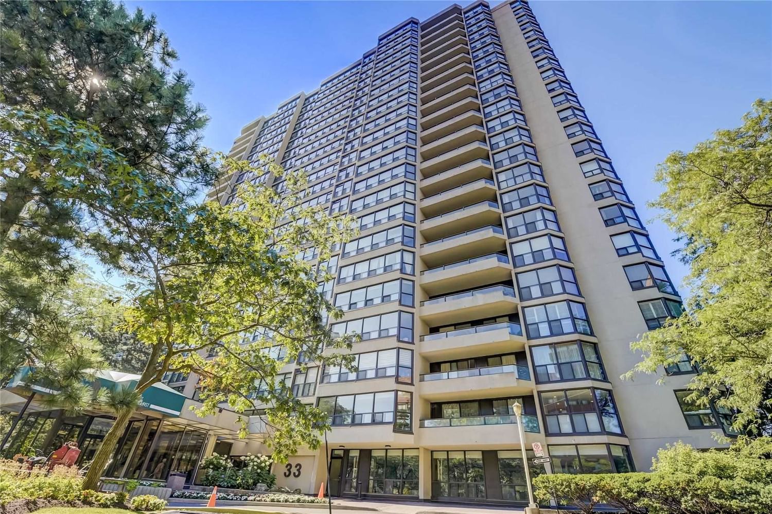 Condo sold at 2407-33 Elmhurst Avenue, Toronto, Lansing-Westgate, M2N6G8 - MLS: C5736504