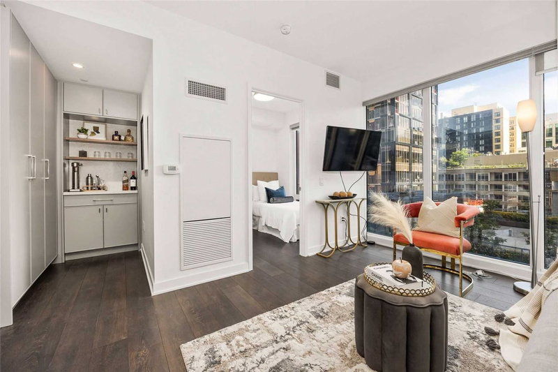 1002 - 125 Blue Jays Way, Toronto, M5V0N5 | Image 2