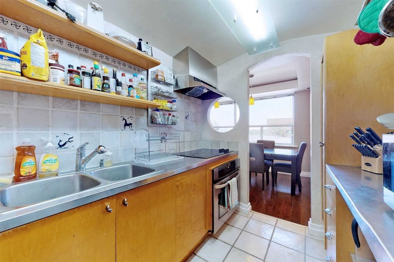Listing Image 11