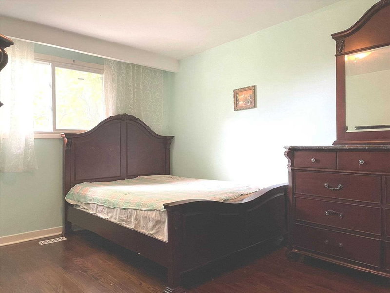 Upper - 7 Leavey Crt, Toronto, M2H 1E5 | Image 2